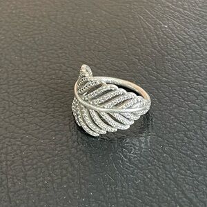 Pandora Light as a Feather Ring